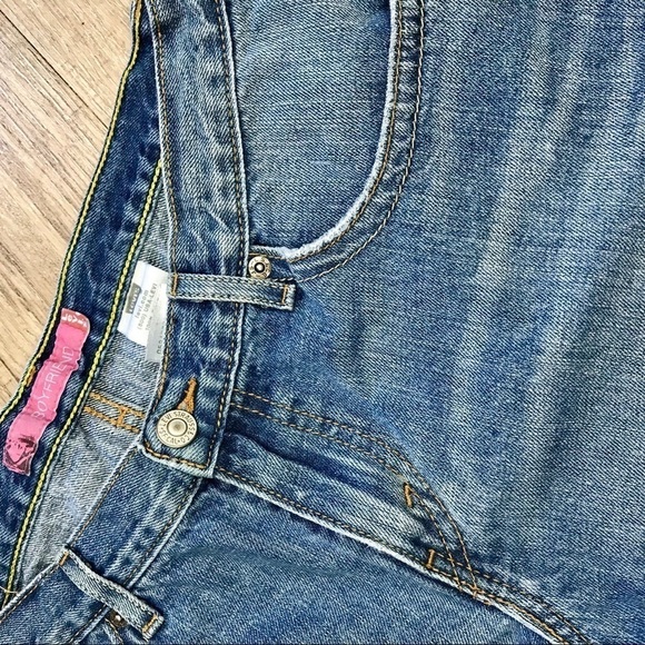 LEVI’S Denim Boyfriend Shorts - Picture 3 of 6